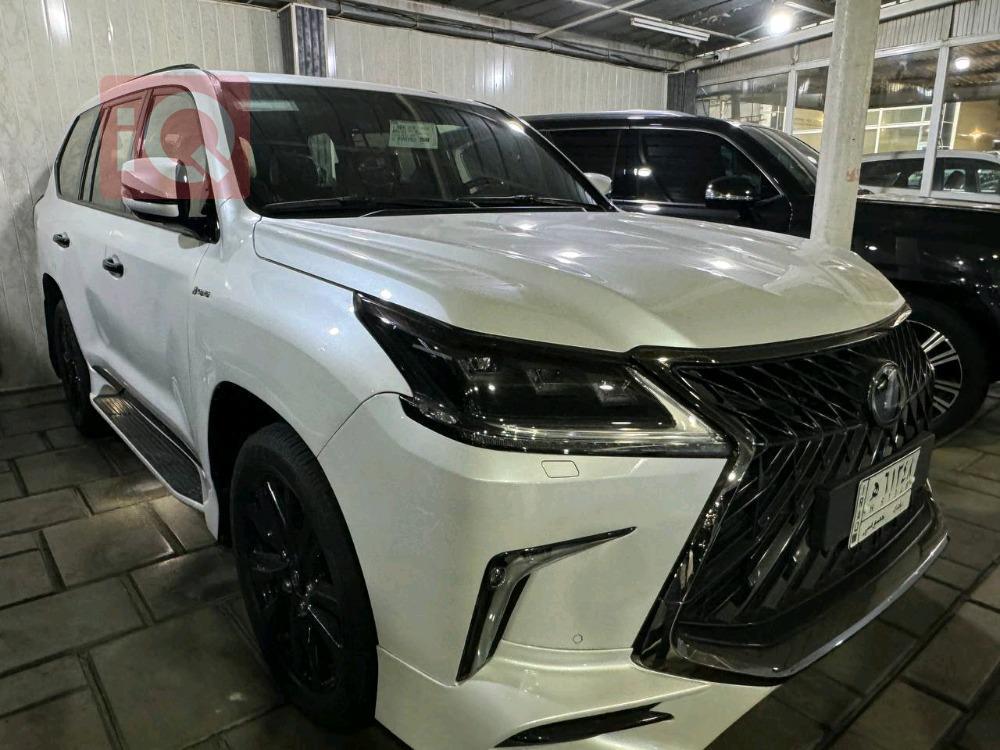 Lexus LX